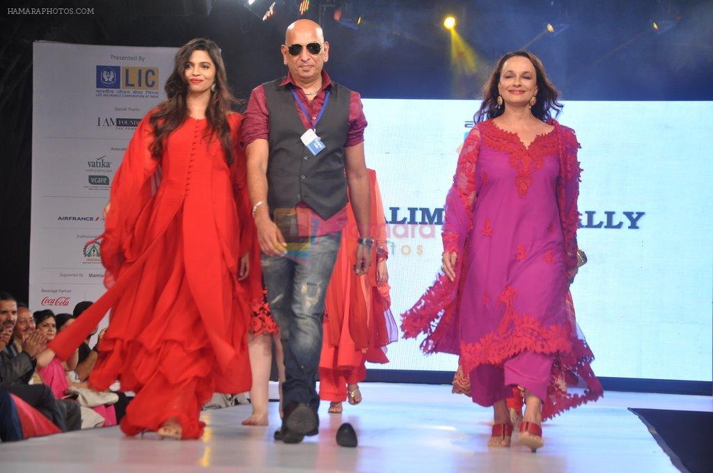 Soni Razdan walks for Sonakshi Raaj at Save Girl Child show in ITC Parel, Mumbai on 19th April 2014