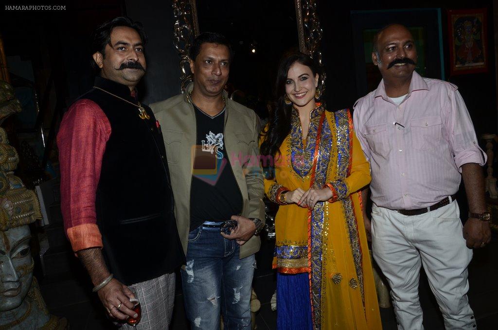 Elli Avram, Madhur Bhandarkar at The Big Door Trunk show in Pali Hill, Mumbai on 18th April 2014