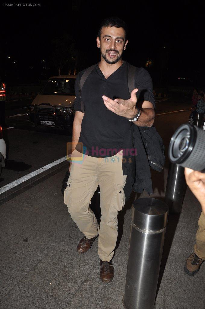 Arunoday Singh at  IIFA Day 2 departures in Mumbai Airport on 22nd April 2014
