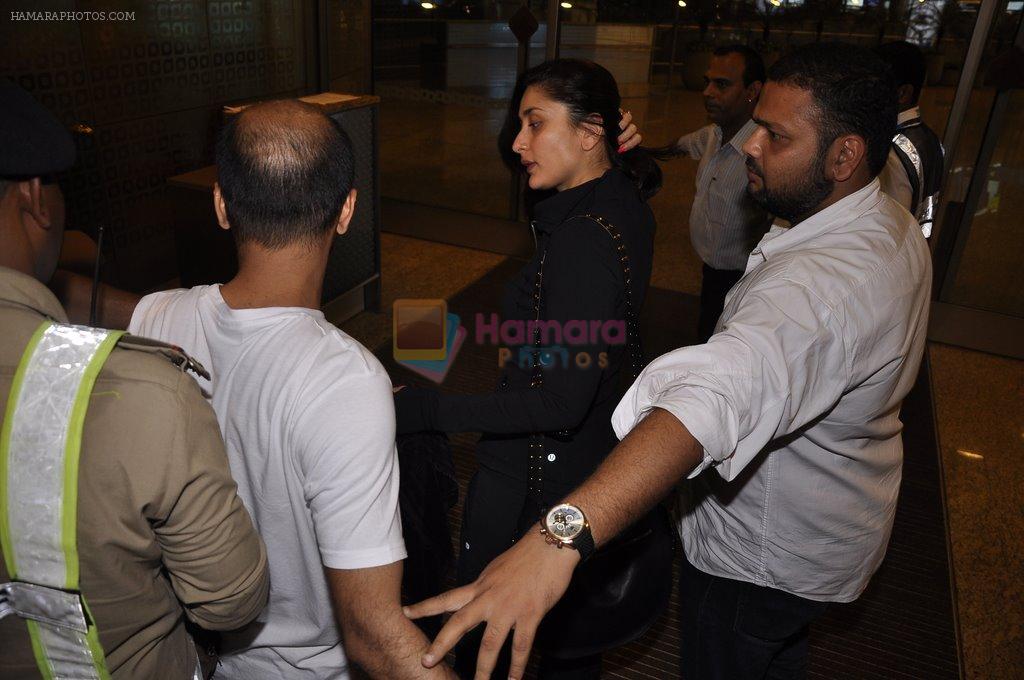 Kareena Kapoor at IIFA Day 3 departures in Mumbai on 23rd April 2014