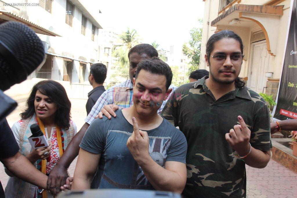 Aamir Khan casts his vote on 24th April 2014