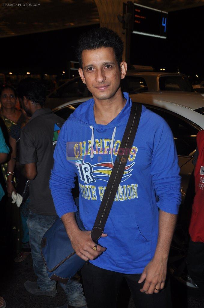 Sharman Joshi at IIFA Day 4 departures in Mumbai Airport on 24th April 2014