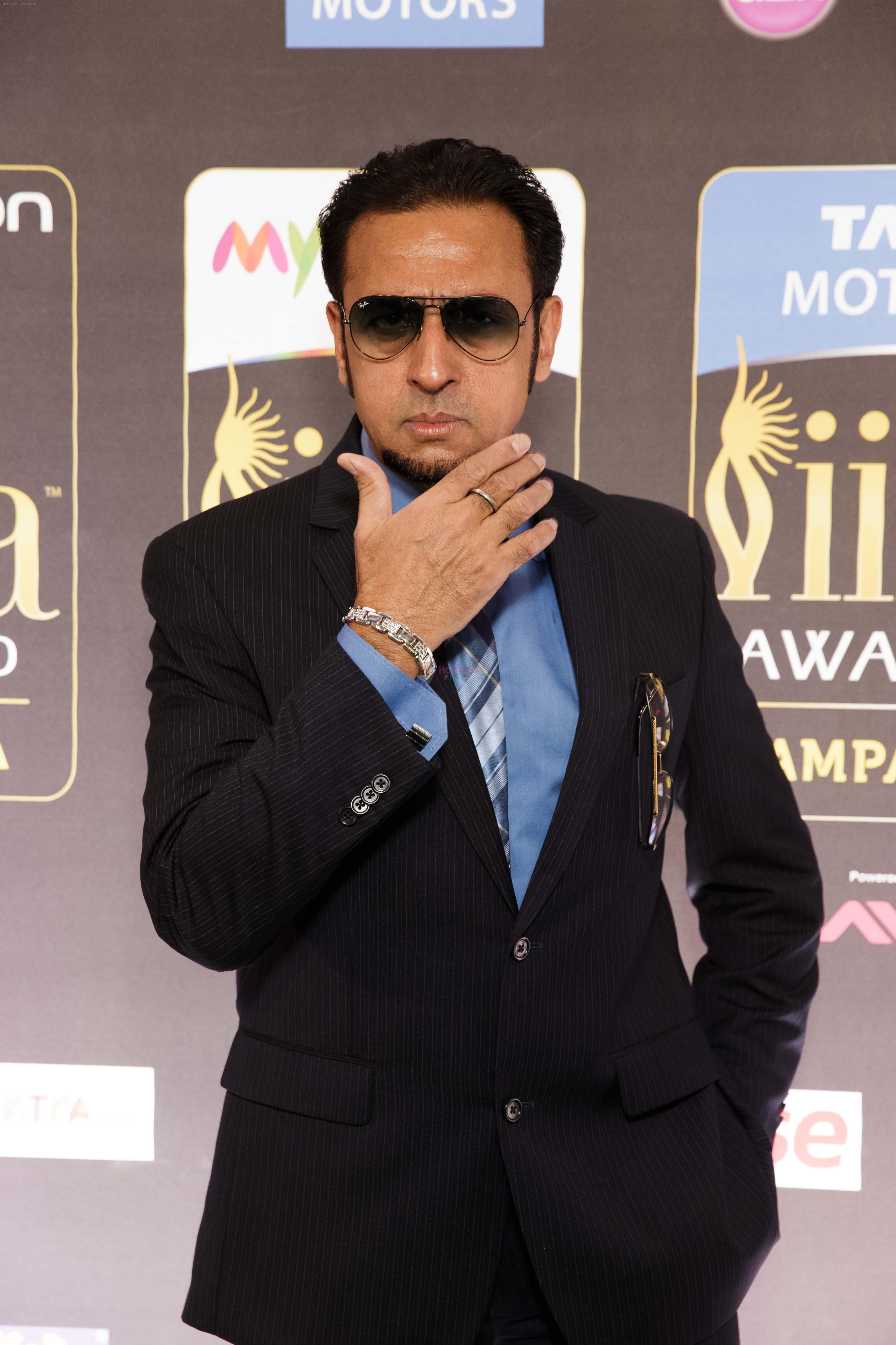 Gulshan Grover at IIFA ROCKS Green Carpet in Tampa Convention Center on 24th April 2014