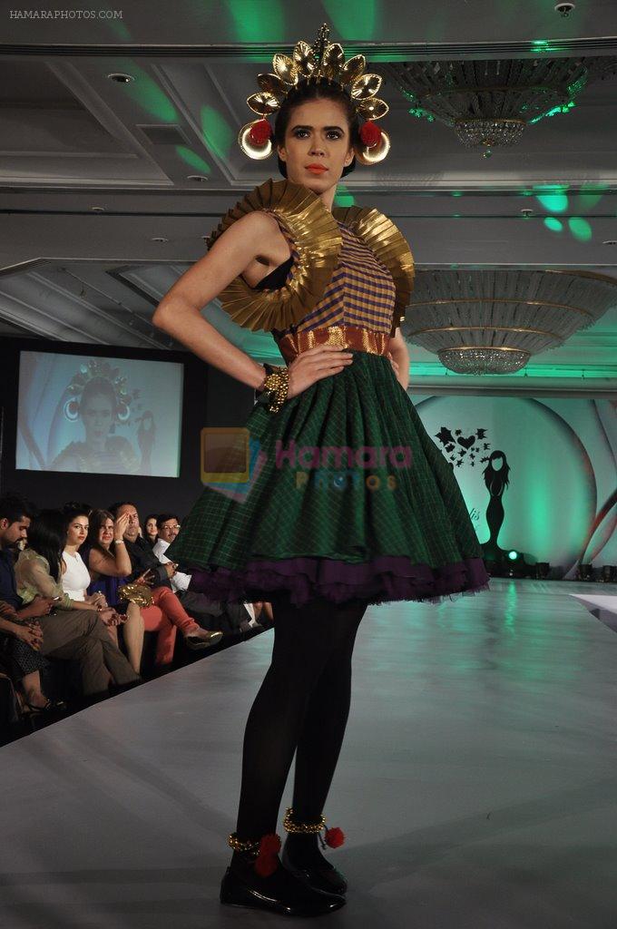 Sucheta Sharma at SNDT's Chrysallis Fashion Show in Mumbai on 25th April 2014