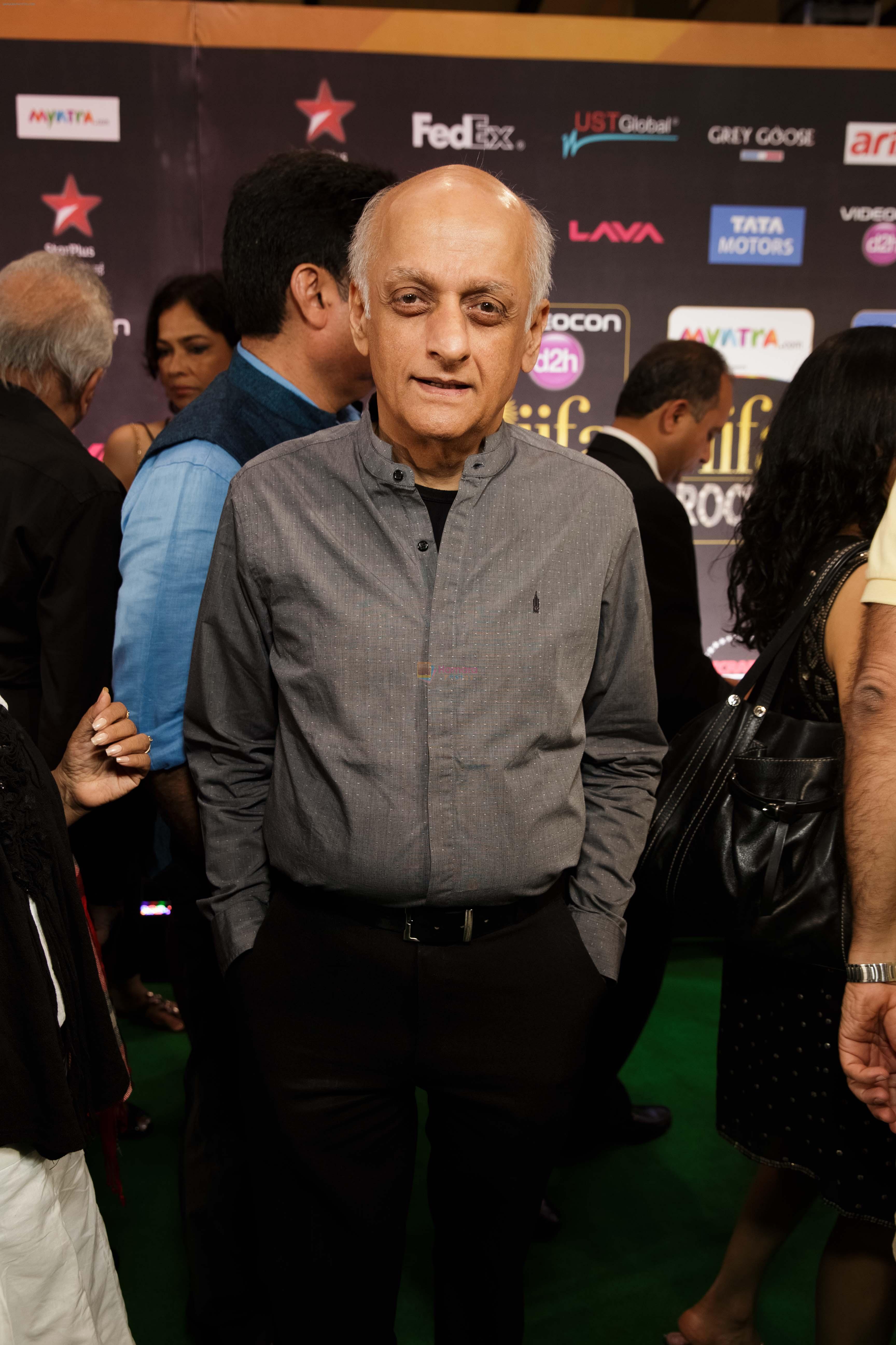 Mukesh Bhatt at IIFA ROCKS Green Carpet in Tampa Convention Center on 24th April 2014