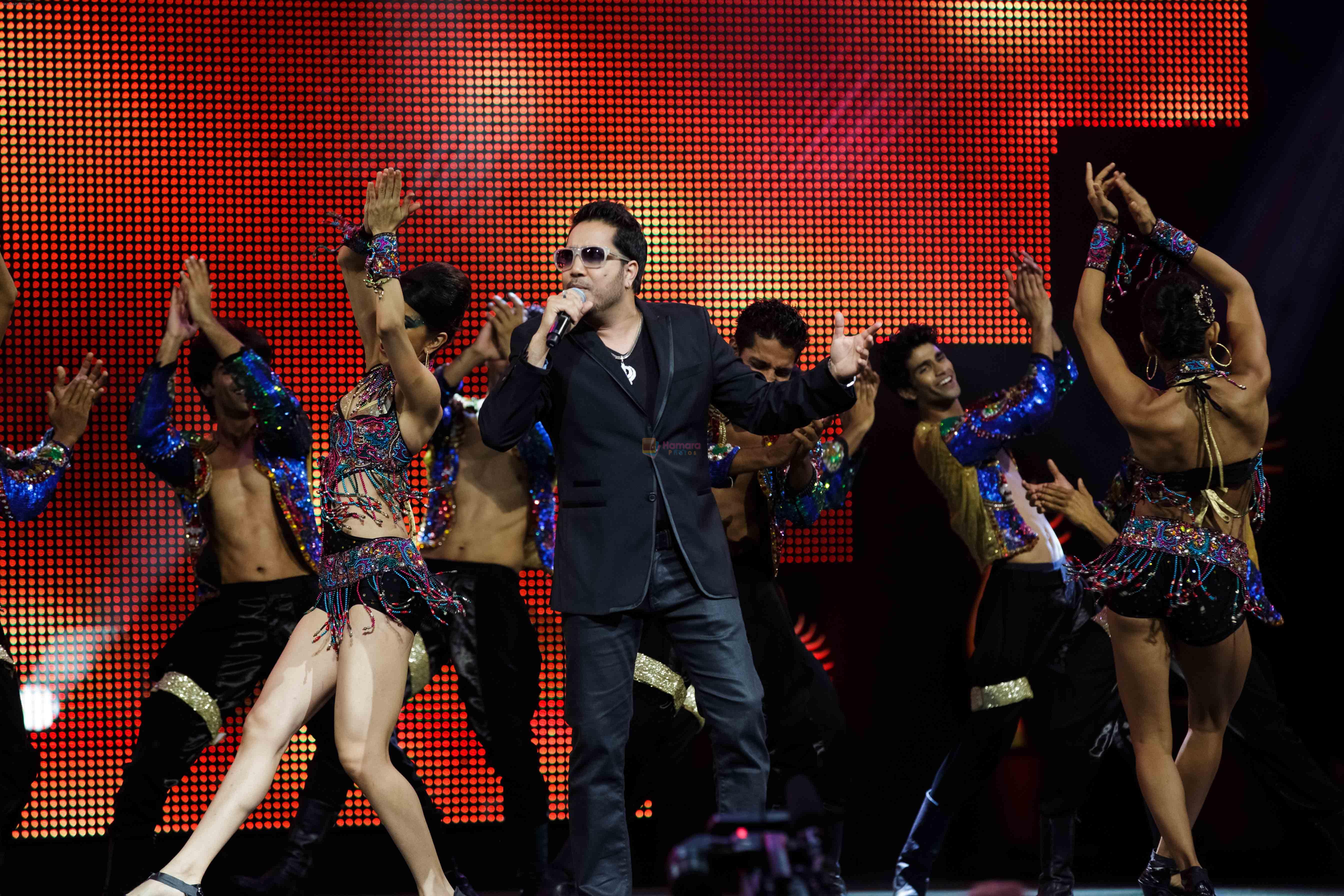 Mika Singh at IIFA Magic of the Movies in Mid Florida Credit Union Amphitheater on 25th April 2014