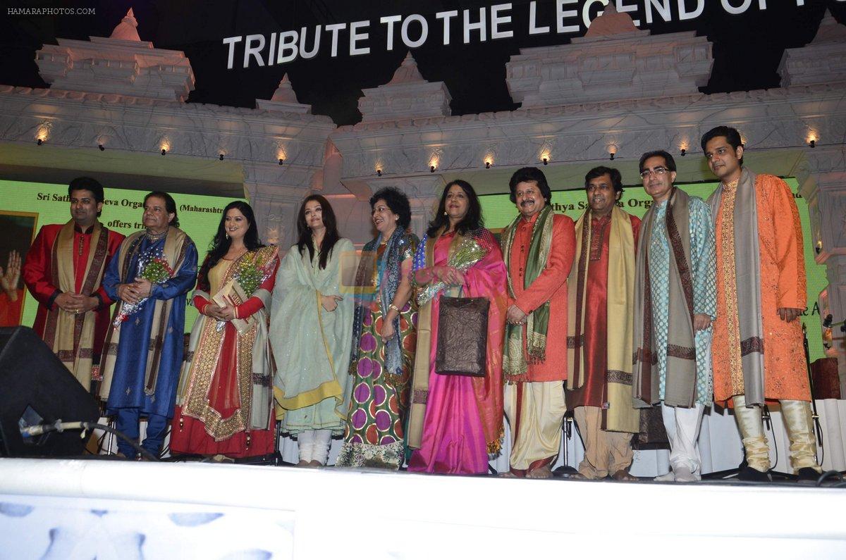 Aishwarya Rai Bachchan, Shivkumar Sharma, Anup Jalota, Pankaj Udhas, Kavita Krishnamurthy, Richa Chadda pays tribute to Sri Sathya Sai Baba in Mumbai on 27th April 2014