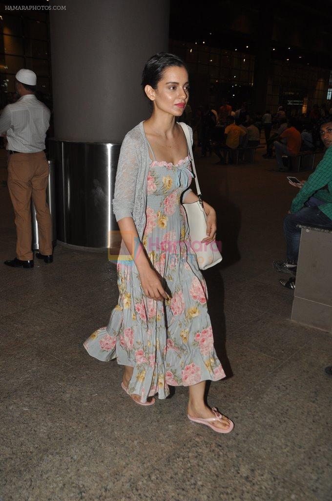 Kangana Ranaut return from IIFA in Mumbai Airport on 29th April 2014