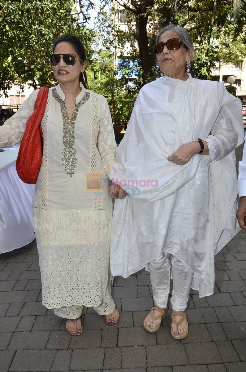 Salma khan, Alvira Khan at the launch of CODS first calendar at Coffee with Muffi event in Mumbai on 4th May 2014