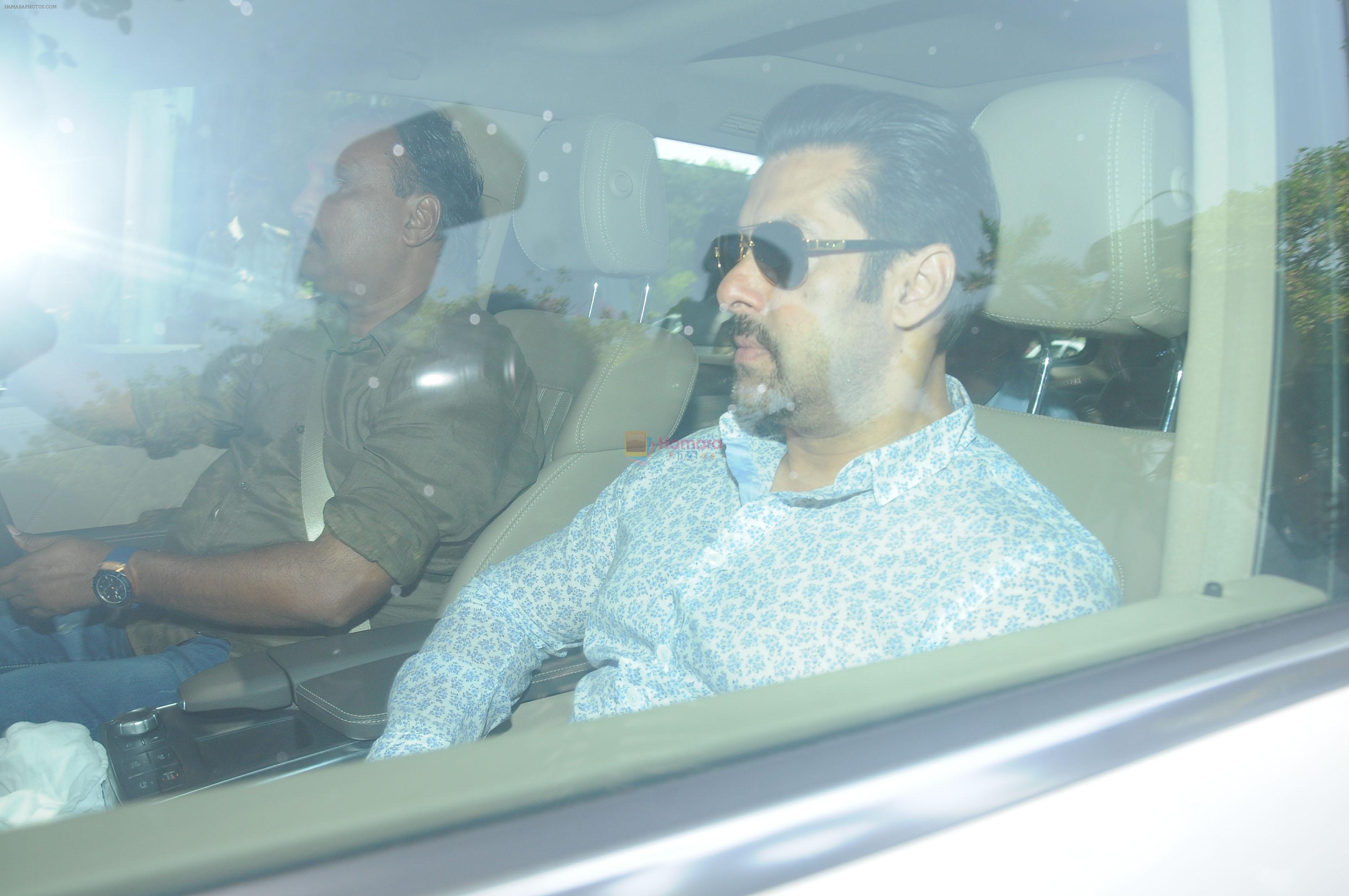 Salman Khan snapped leaving the session court disappointed in Mumbai on 6th May 2014