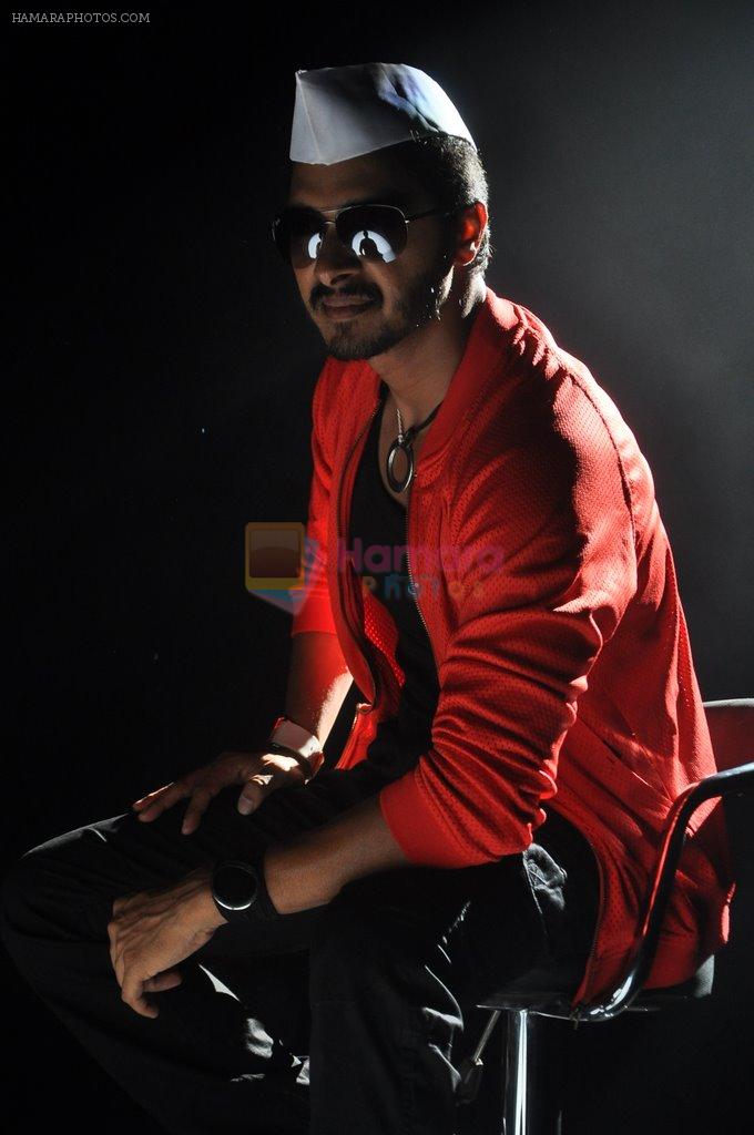 Shreyas Talpade at the promotional song shoot for Poshter Boyz in Filmcity, Mumbai on 6th May 2014