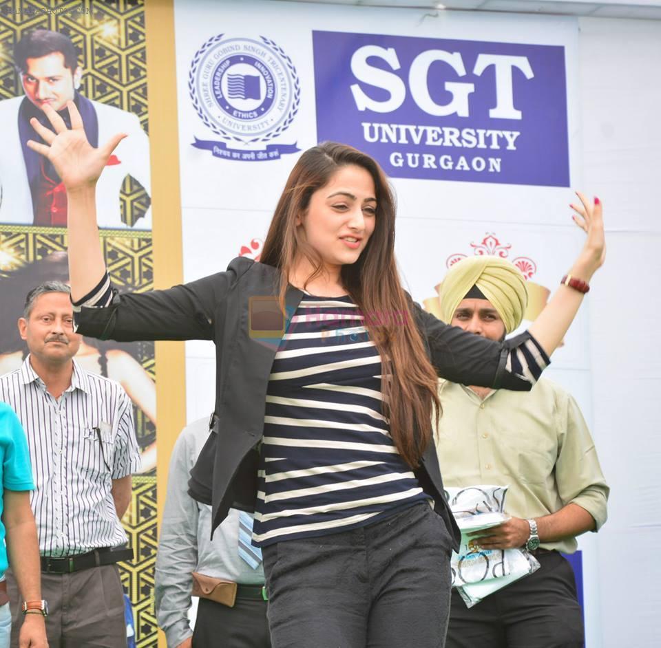Himesh Reshammiya, Zoya Afroz and Team of movie Xpose at SGT University Campus in Gurgaon on 8th May 2014