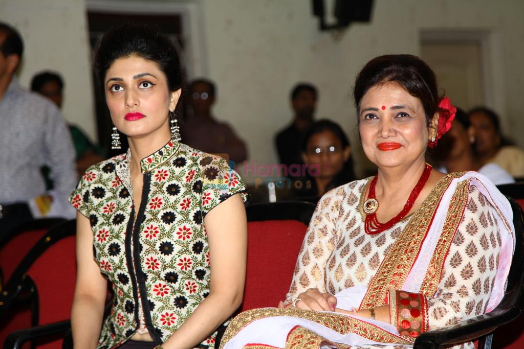 Kaamini Khanna, Raagini Khanna at kamini khanna's album launch Bandagi in Mumbai on 12th May 2014