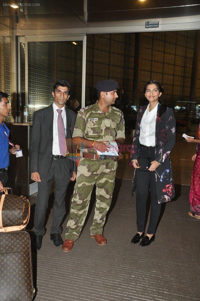 Sonam Kapoor leave for Cannes in Airport, Mumbai on 16th May 2014