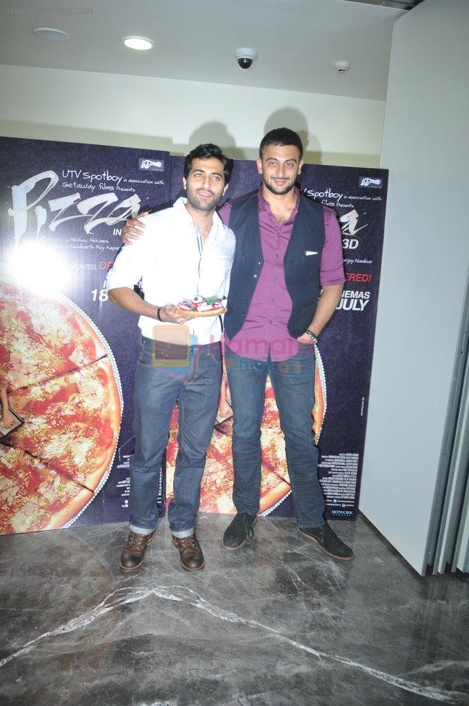 Arunoday Singh, Akshay Oberoi at Pizza 3d trailor launch in Mumbai on 21st May 2014