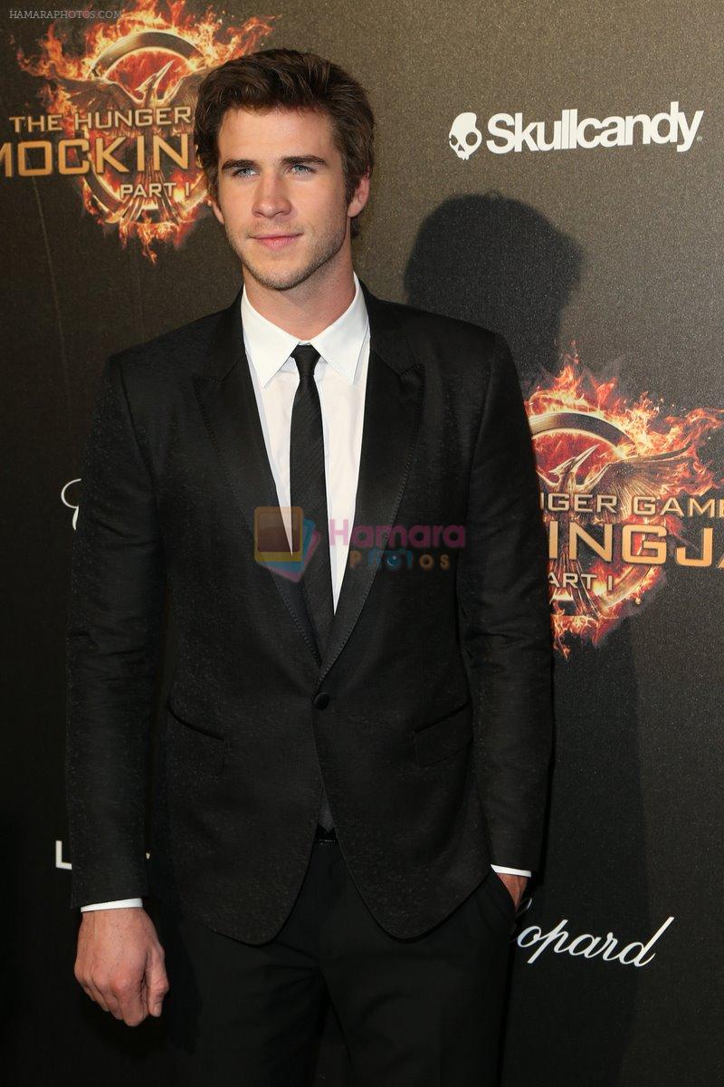 0517_Liam-Hemsworth_at_Hunger-Games_party_with_Chopard