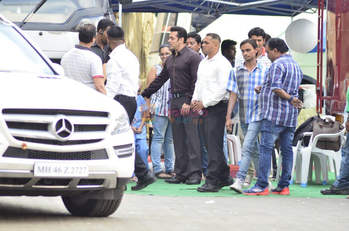 Salman Khan snapped as he meets a special child at Mehboob Studio on 28th May 2014