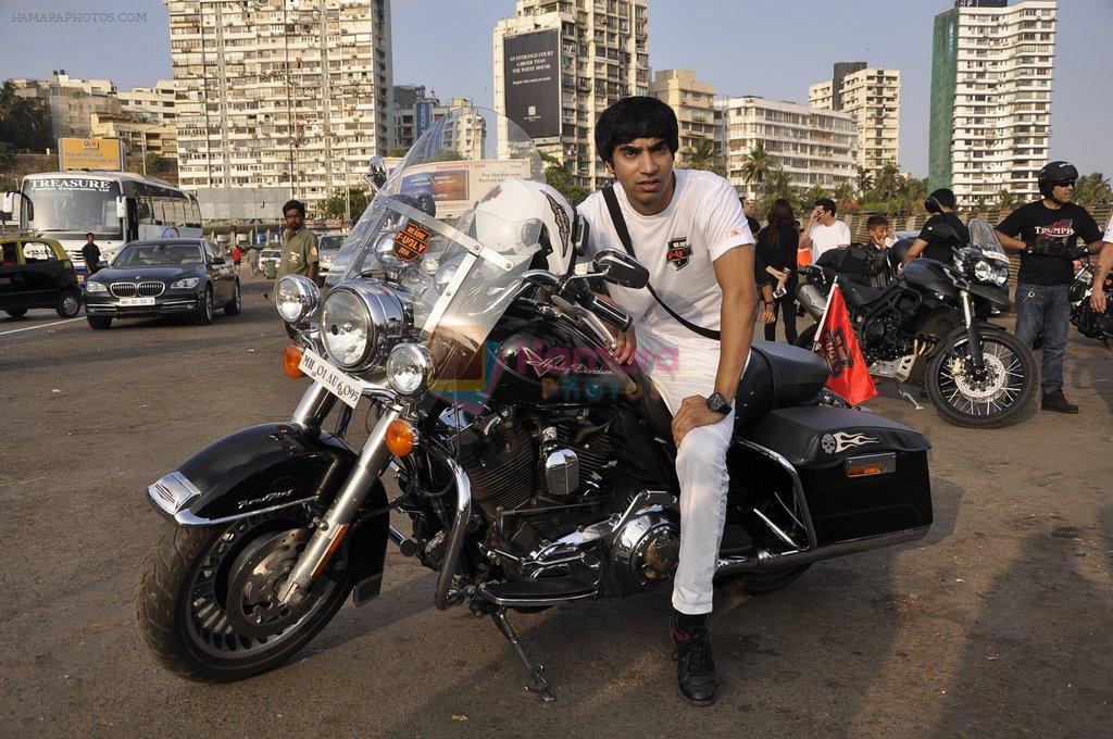 Jimmy Shergill at Fugly bike rally in Worli, Mumbai on 31st May 2014