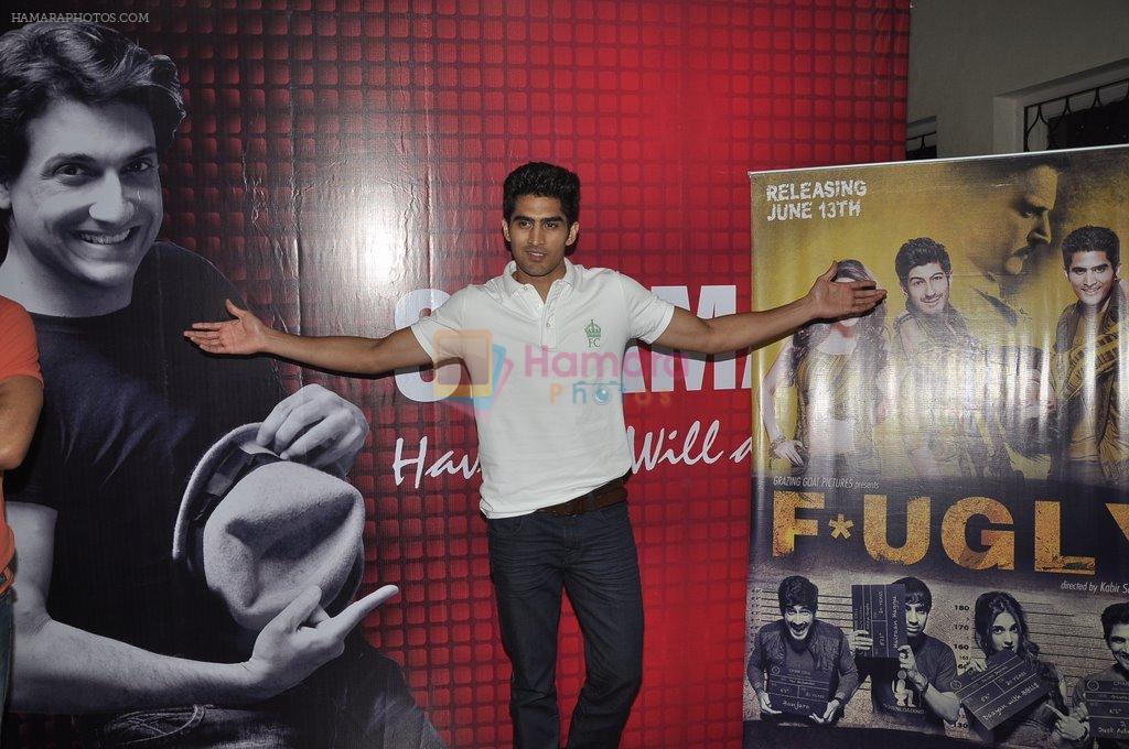 Vijender Singh with Fugly team visits Shiamak's show Selcouth finale on 1st June 2014