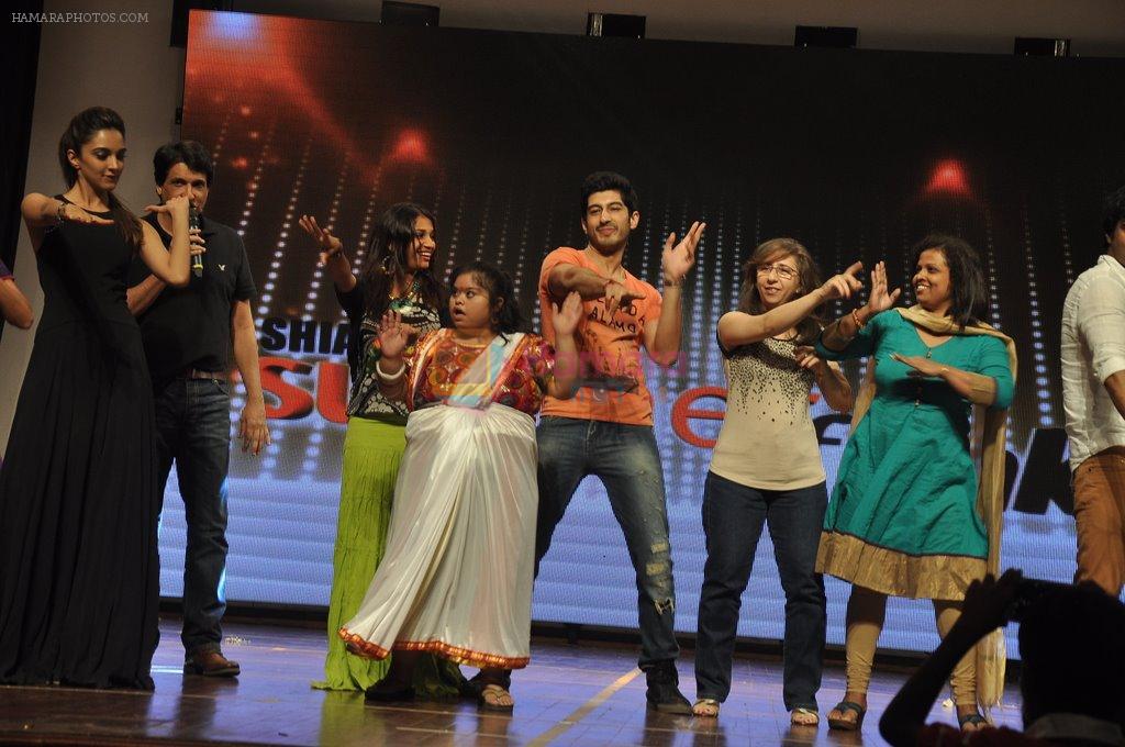 Arfi Lamba, Kiara Advani, Vijender Singh, Mohit Marwah with Fugly team visits Shiamak's show Selcouth finale on 1st June 2014