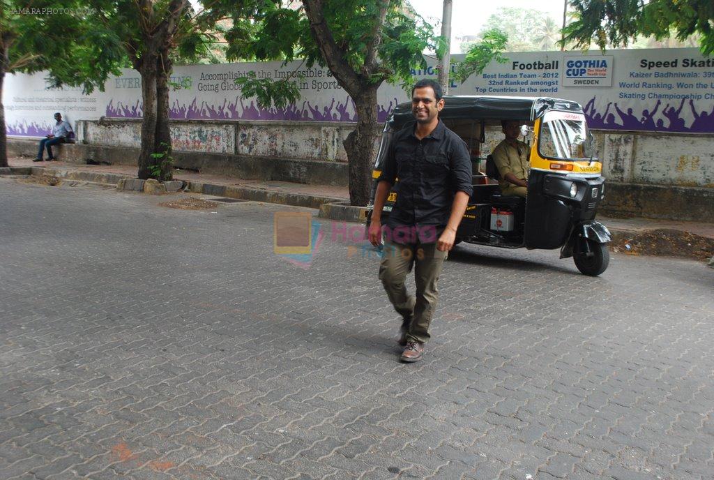 Sharib Hashmi at Filmistaan film promotion outside Big, Salman and SRK house in Mumbai on 2nd June 2014