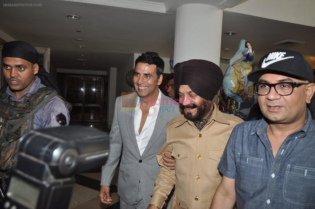 Akshay Kumar at Holiday promotions in The Club, Mumbai on 4th June 2014
