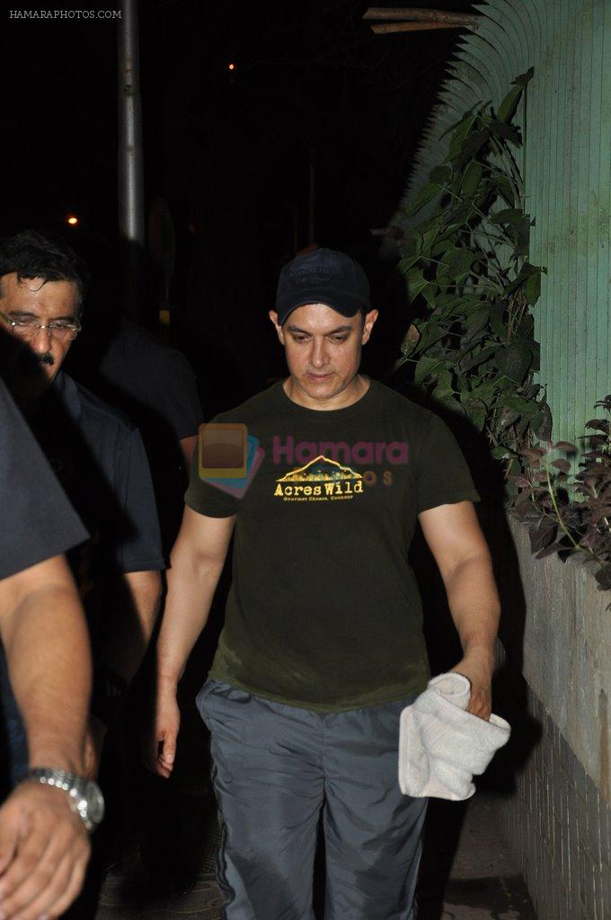 Aamir khan snapped in Khar on 6th June 2014