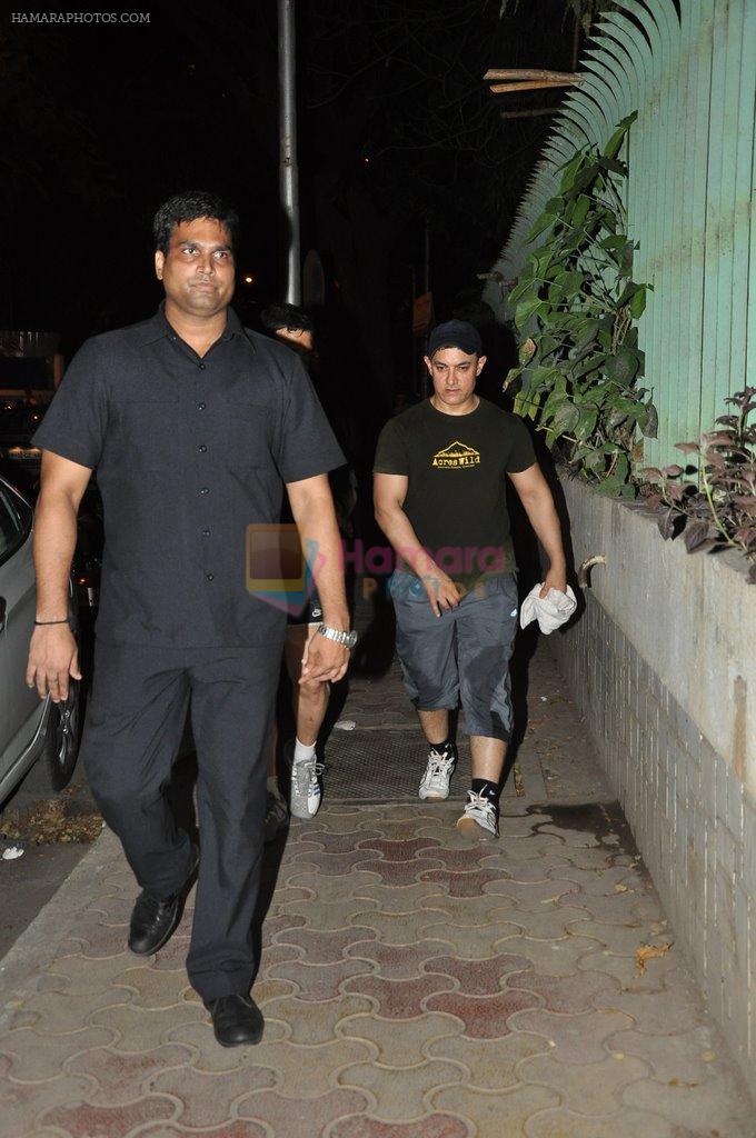 Aamir khan snapped in Khar on 6th June 2014