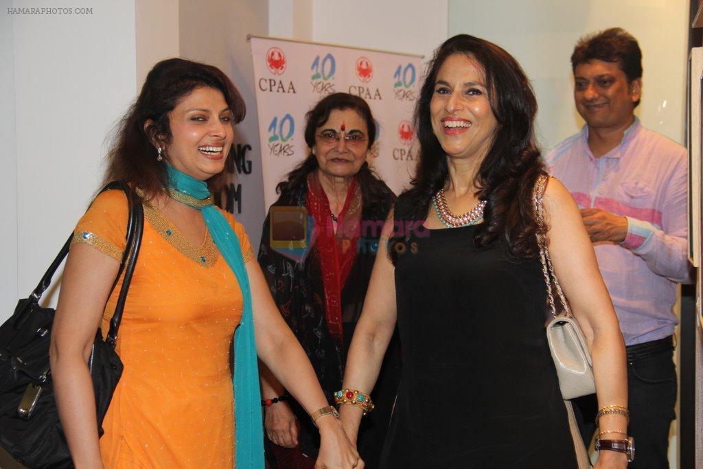 varsha usgaonkar, Shobhaa De at CPAA art show in Colaba, Mumbai on 7th June 2014