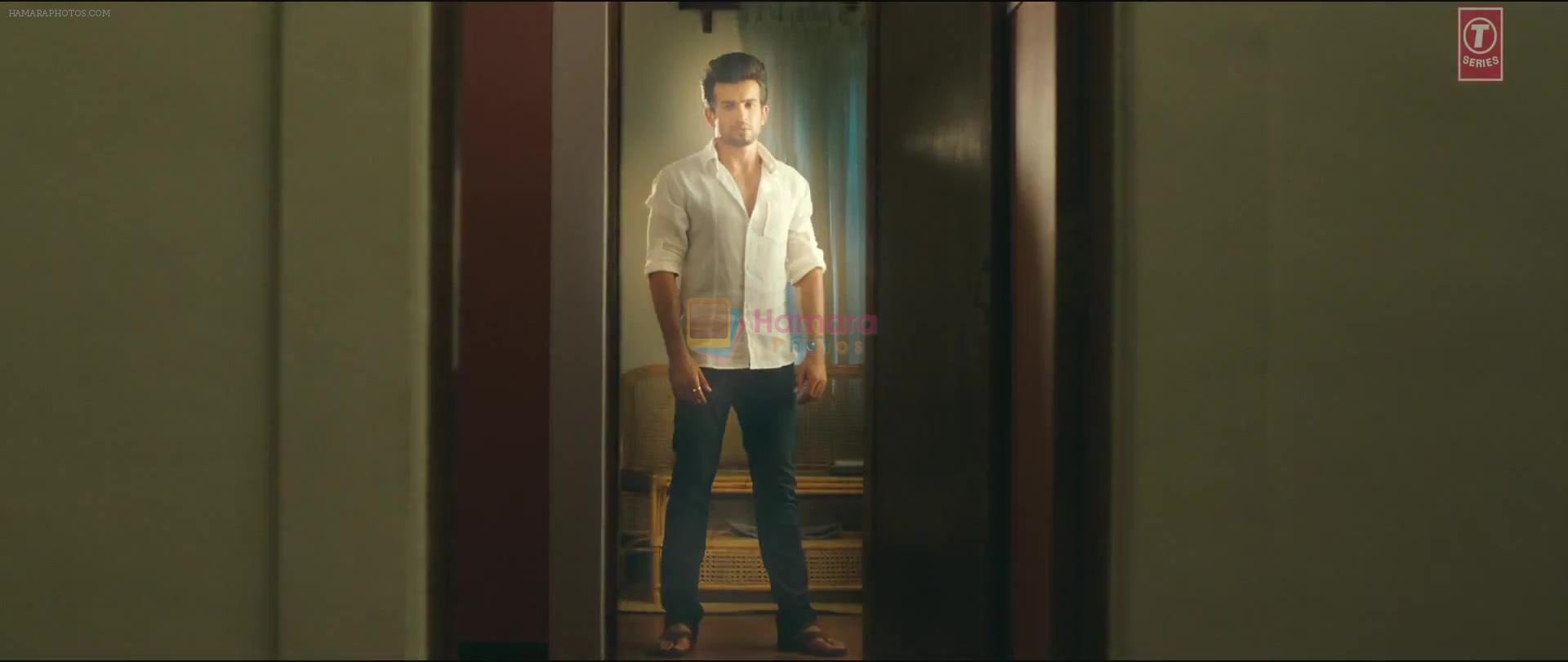 Jay Bhanushali in the still from movie Hate Story 2