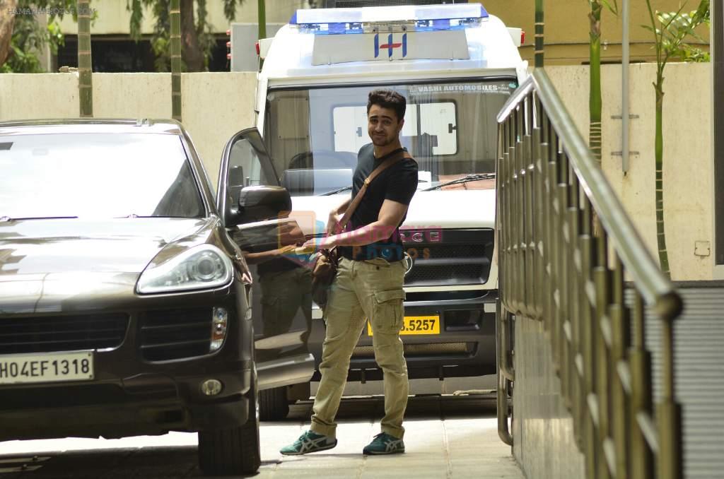 Imran Khan's baby discharged from hospital in Khar, Mumbai on 12th June 2014