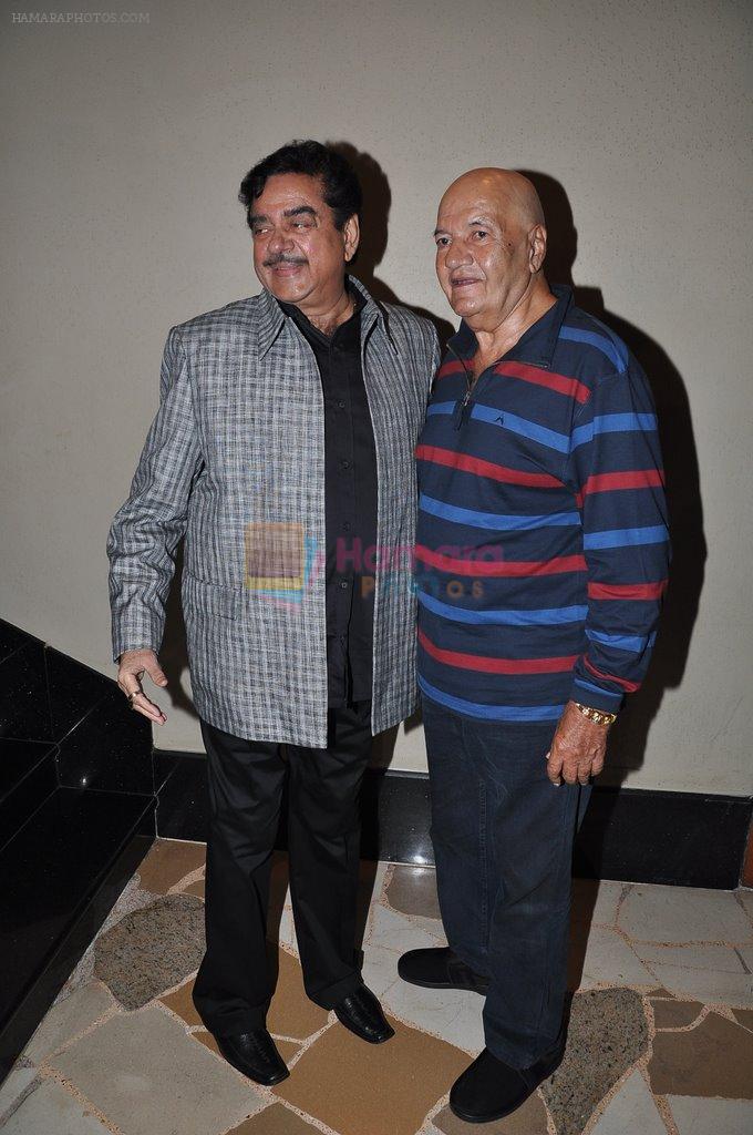 Shatrughan Sinha, Prem Chopra at Shatrughan's success bash hosted by Pahlaj Nahlani in Spice, Mumbai on 14th June 2014