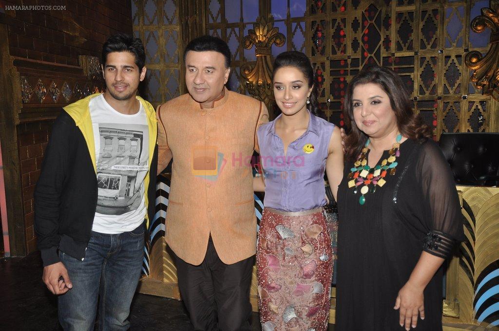 Shraddha Kapoor, Sidharth Malhotra promote Ek Villain on the sets of Entertainment Ke Liye Kuch Bhi Karega on 17th June 2014