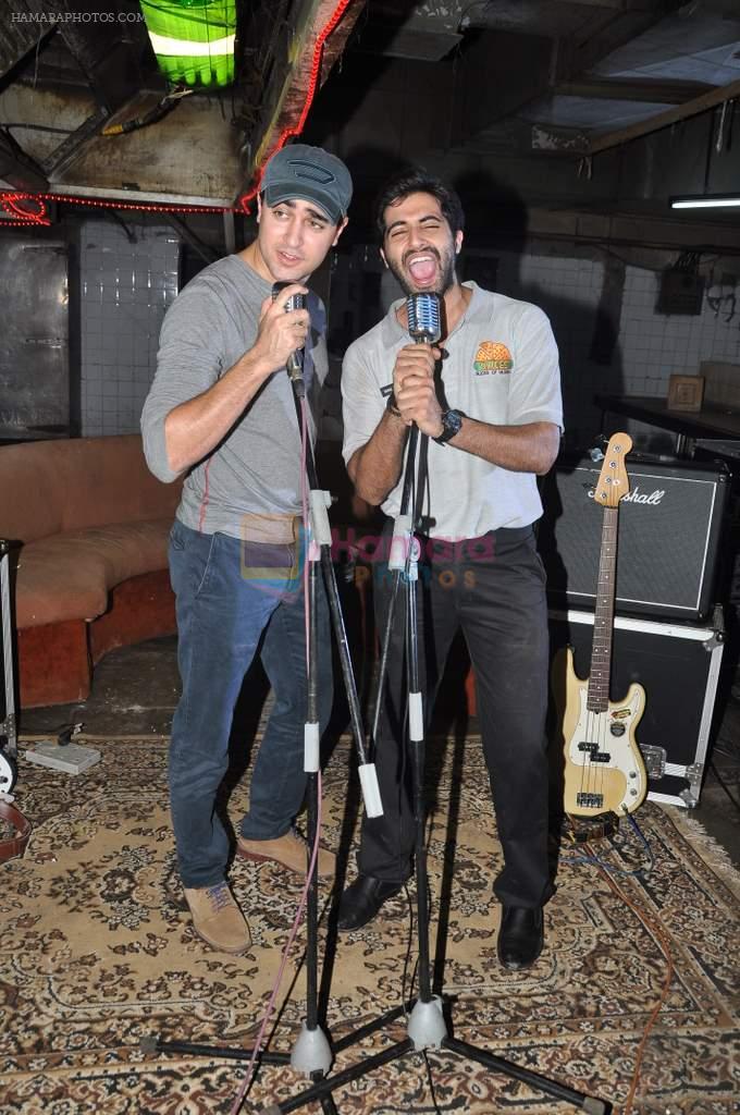 Imran Khan at the making of the music video Gimme Pizza for 3d horror film Pizza on 21st June 2014