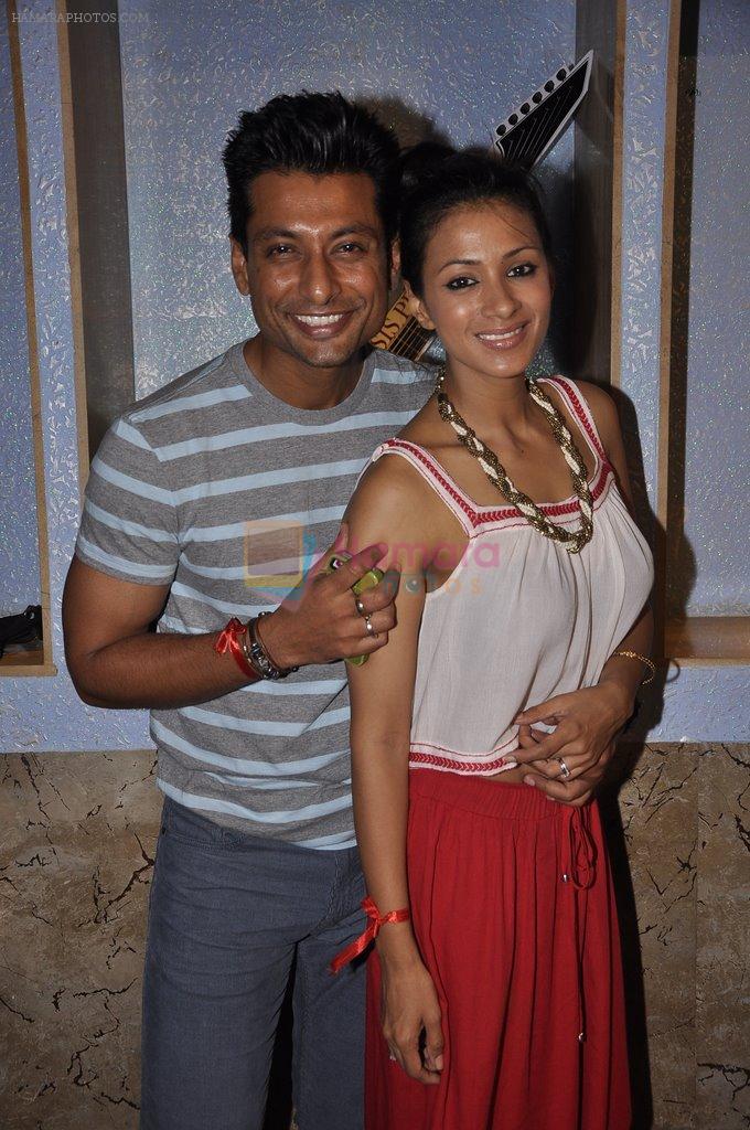 Barkha Bisht, Indraneil Sengupta at Pannu's album launch in Sheesha Lounge on 21st June 2014
