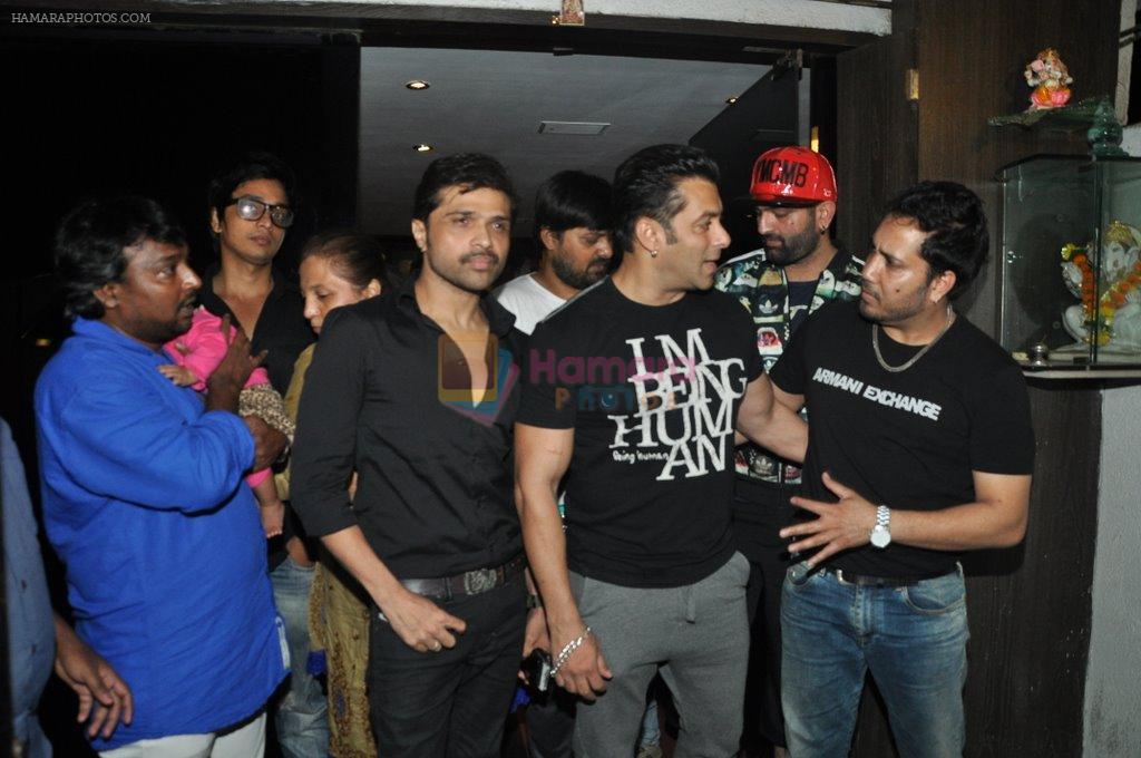 Salman Khan snapped at Himesh's recording studio in MHADA on 21st June 2014