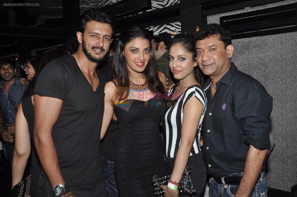 Anushka Ranjan, Ken Ghosh at Vivian Dsena's birthday party in Villa 69, Mumbai on 28th June 2014