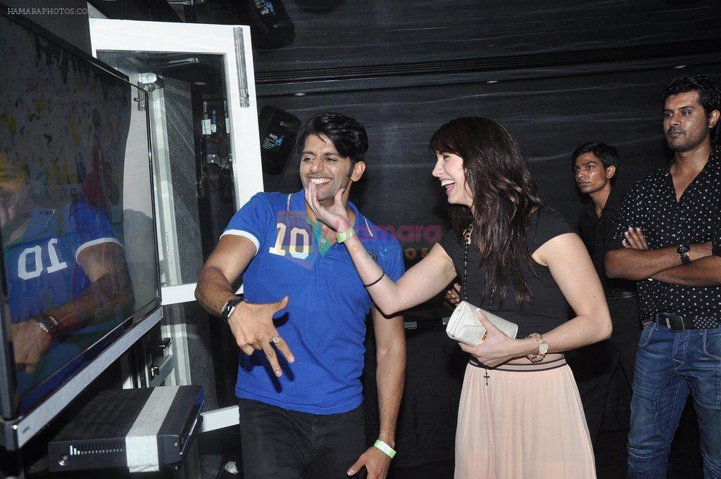 karanveer Bohra and Louren at Vivian Dsena's birthday party in Villa 69, Mumbai on 28th June 2014