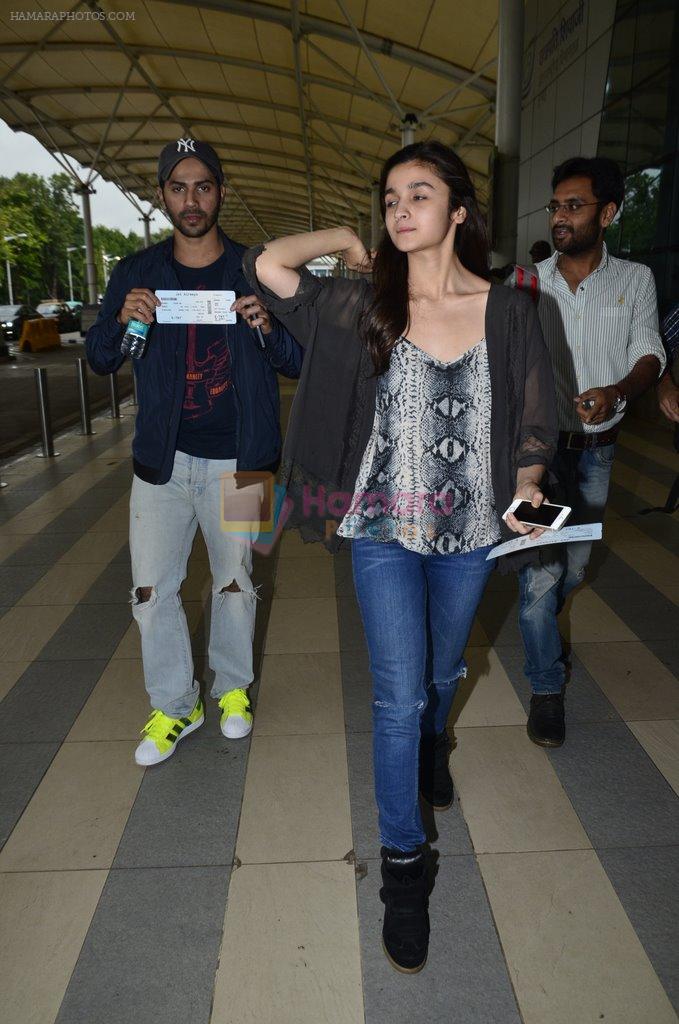 Alia Bhatt, Varun Dhawan leave for Hyderabad Humpty Sharma Ki Dulhania promotions in Mumbai Airport on 3rd July 2014