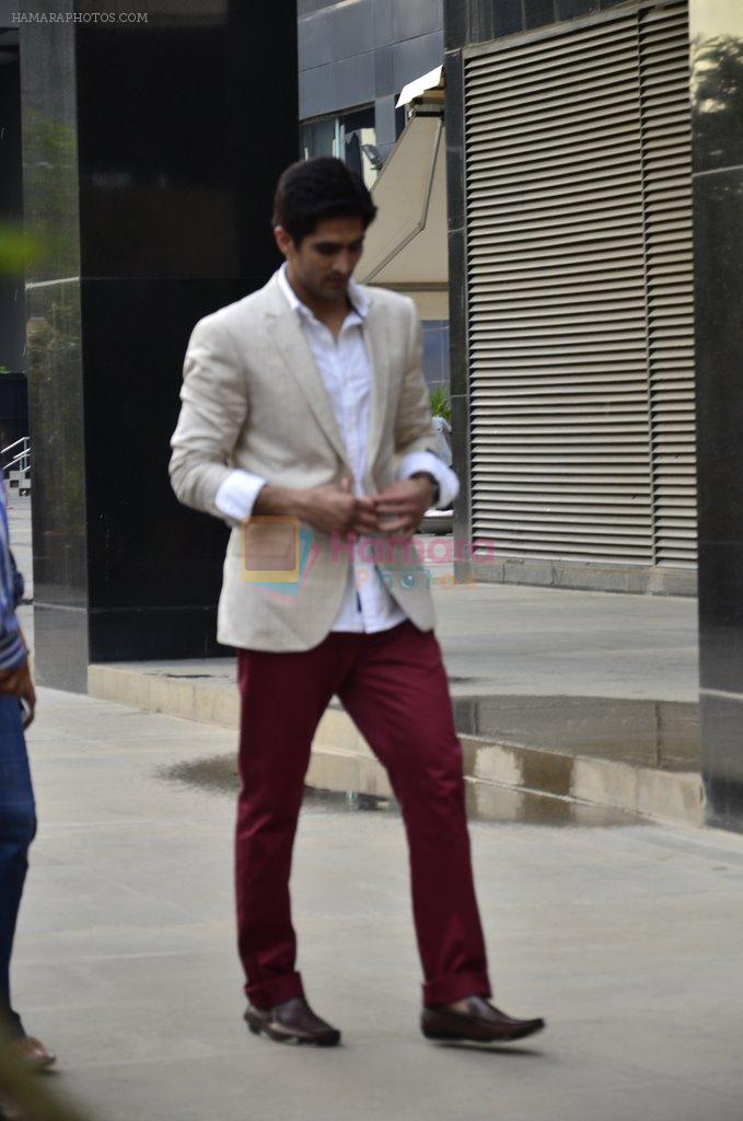 Vijender Singh snapped post photo shoot for magazine in Bandra on 5th July 2014