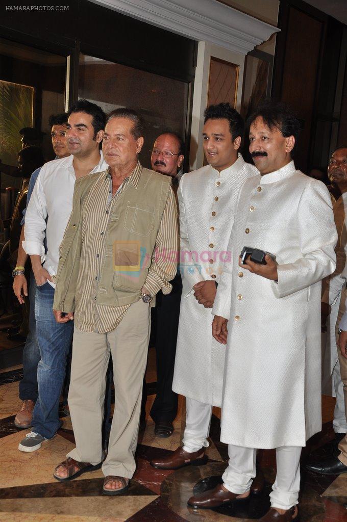 Salim Khan at Baba Siddiqui's iftar party in Mumbai on 6th July 2014