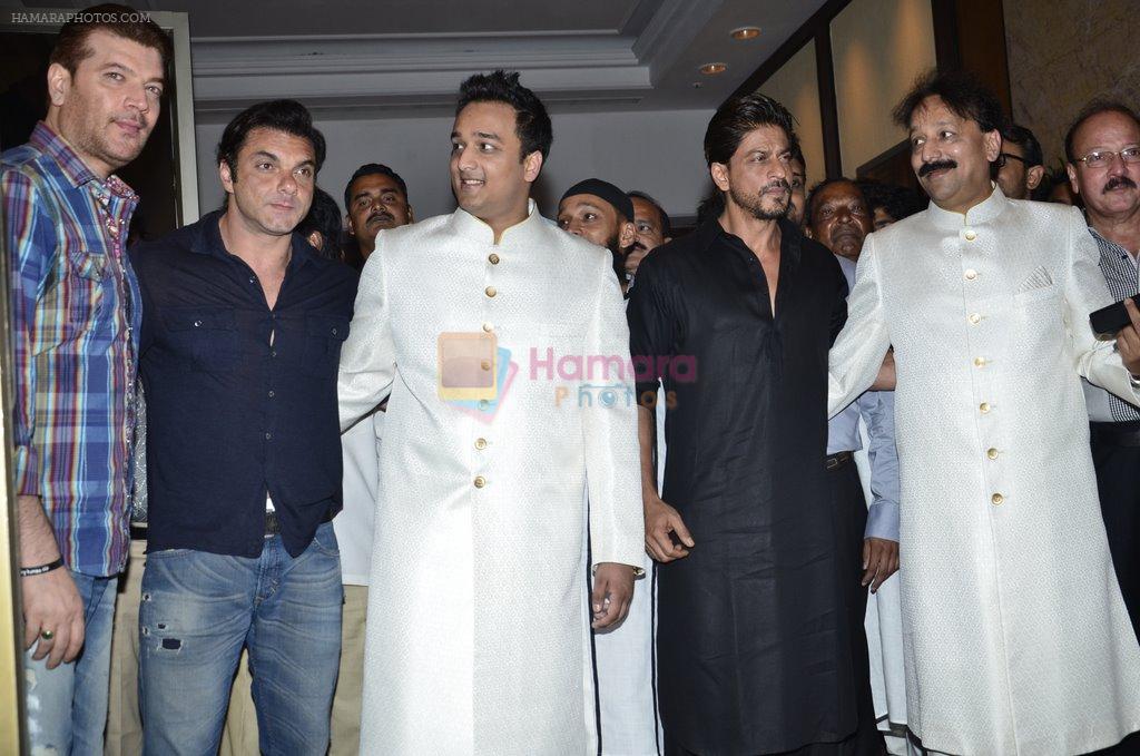 Shahrukh Khan at Baba Siddiqui's iftar party in Mumbai on 6th July 2014