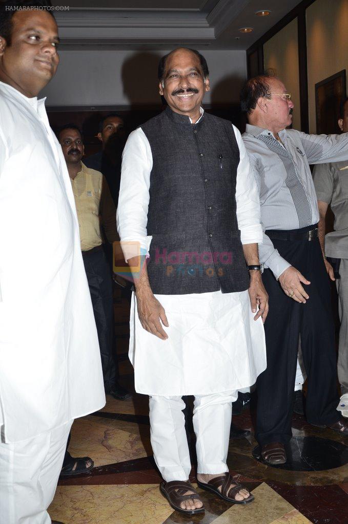 at Baba Siddiqui's iftar party in Mumbai on 6th July 2014