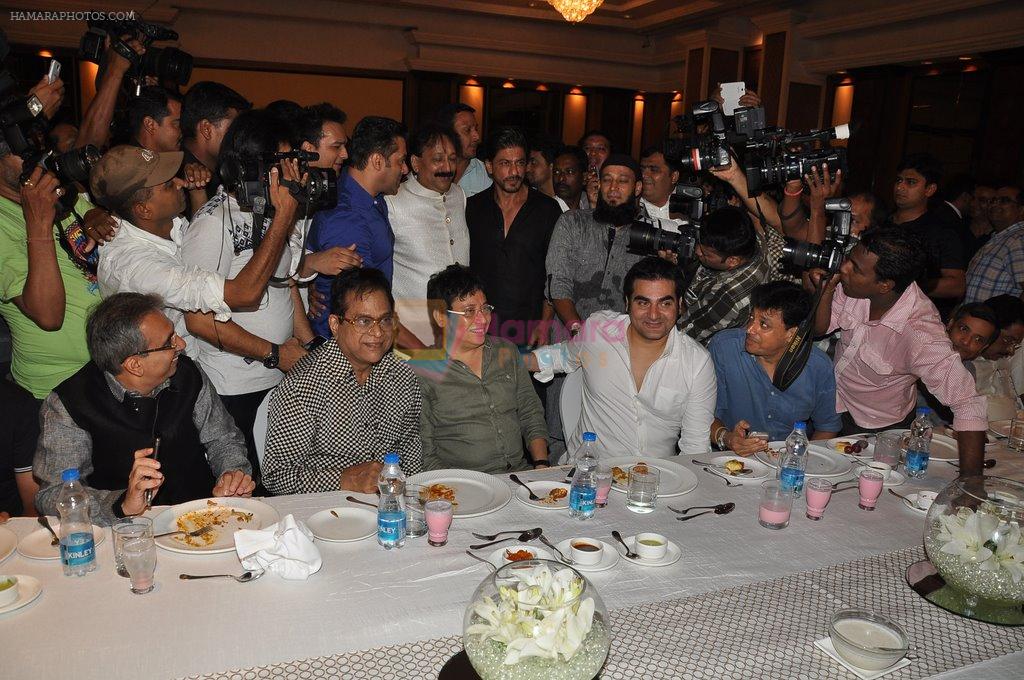 Salman Khan, Shahrukh Khan, Arbaaz Khan at Baba Siddiqui's iftar party in Mumbai on 6th July 2014