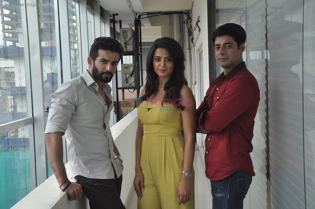 Surveen Chawla, Jay Bhanushali, Sushant Singh at Hate Story 2 Photoshoot in Mumbai on 12th July 2014