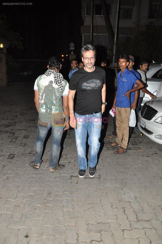Anil Thadani snapped at Karan's house in Bandra, Mumbai on 26th July 2014