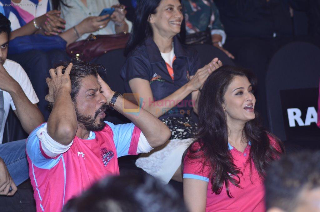 Shahrukh Khan, Aishwarya Bachchan at Pro Kabbadi Match in NSCI on 26th July 2014