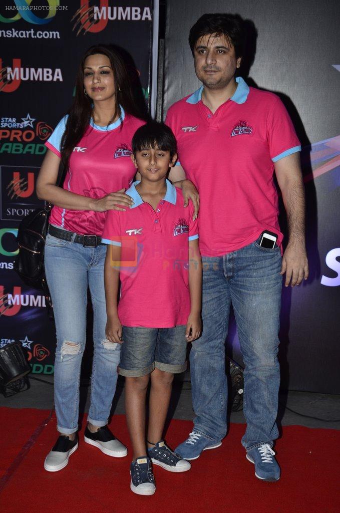 Sonali Bendre, Goldie Behl at Pro Kabbadi Match in NSCI on 26th July 2014