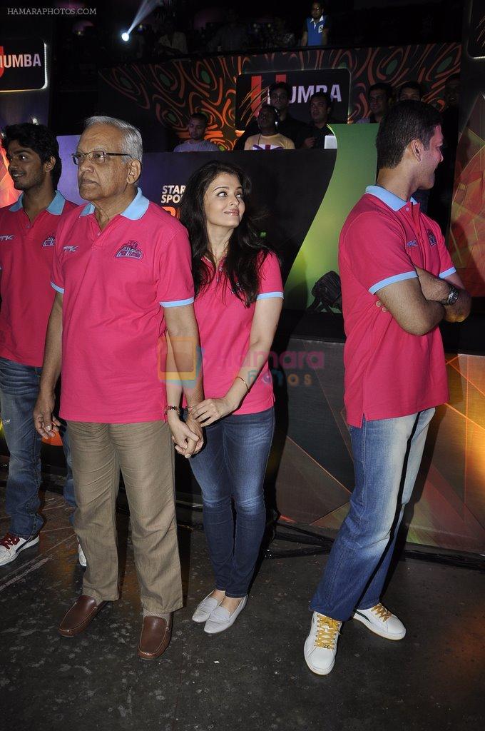 Aishwarya Bachchan at Pro Kabbadi Match in NSCI on 26th July 2014
