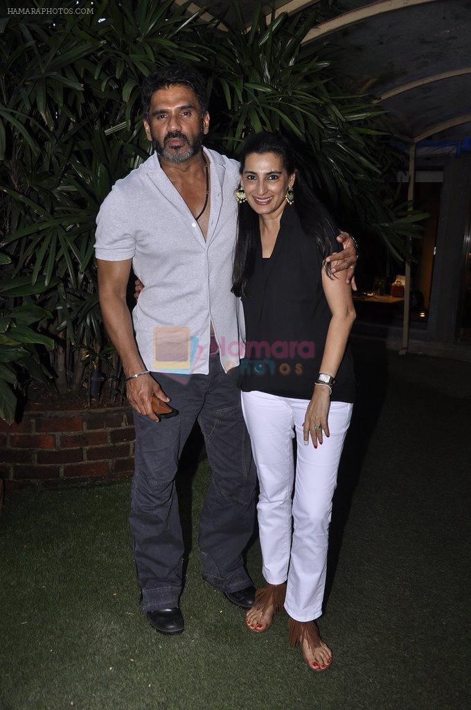 Sunil Shetty, Mana Shetty at a Spicy Sangria Pop Up exhibition hosted by Shaan and Sharmilla Khanna in Mana Shetty's R House in Worli on 26th July 2014